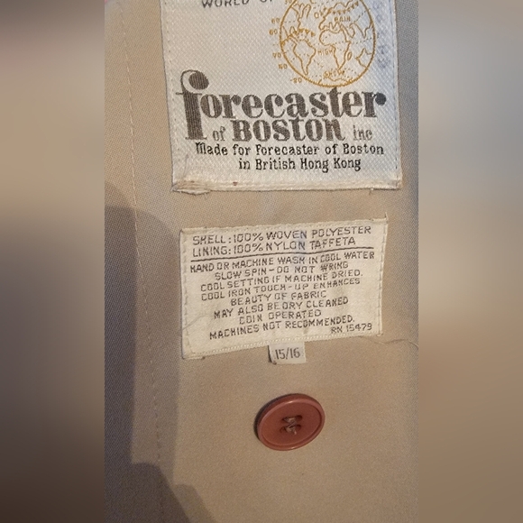 Vintage Forecaster of Boston Trench Coat size 16. Zip in liner that can come out - Picture 7 of 8